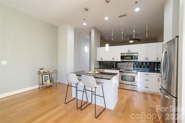 333 W Trade Street W 708, Charlotte, NC 28202