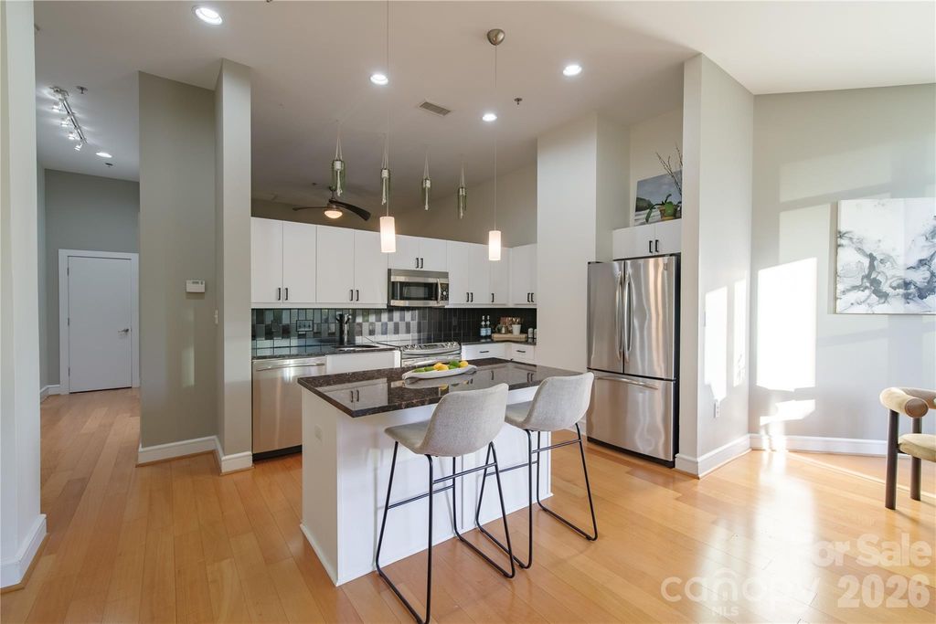 333 W Trade Street W 708, Charlotte, NC 28202