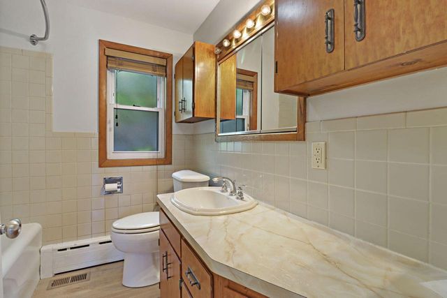 7403 34th AVENUE, Kenosha, WI 53142