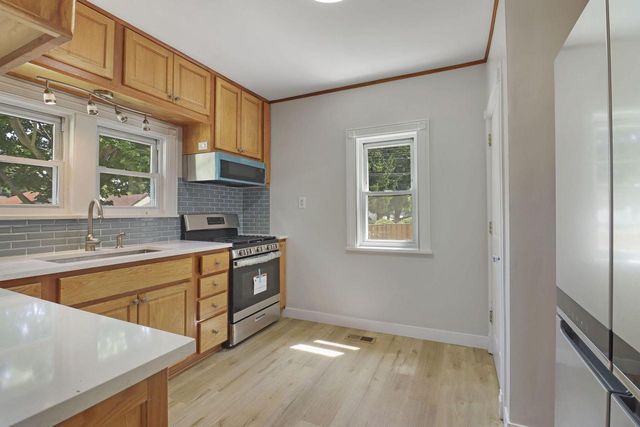 7403 34th AVENUE, Kenosha, WI 53142