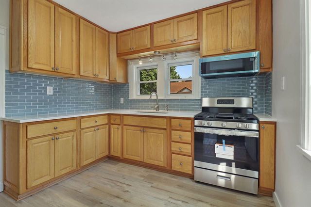 7403 34th AVENUE, Kenosha, WI 53142