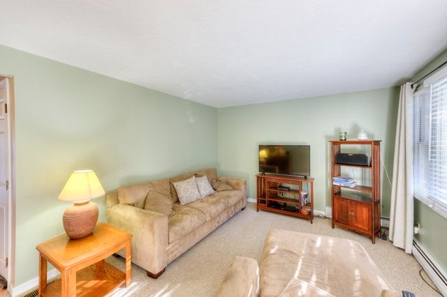 19 Joppa Rd, Worcester, MA 01602
