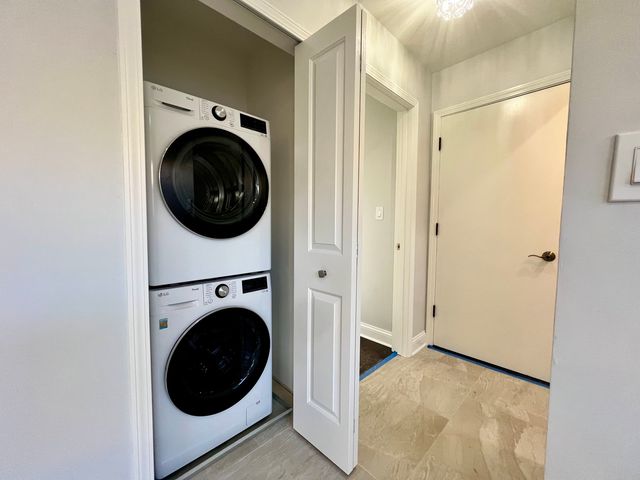 3335 W Pratt Avenue 2, Lincolnwood, IL 60712