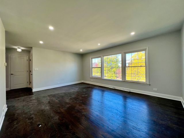 3335 W Pratt Avenue 2, Lincolnwood, IL 60712