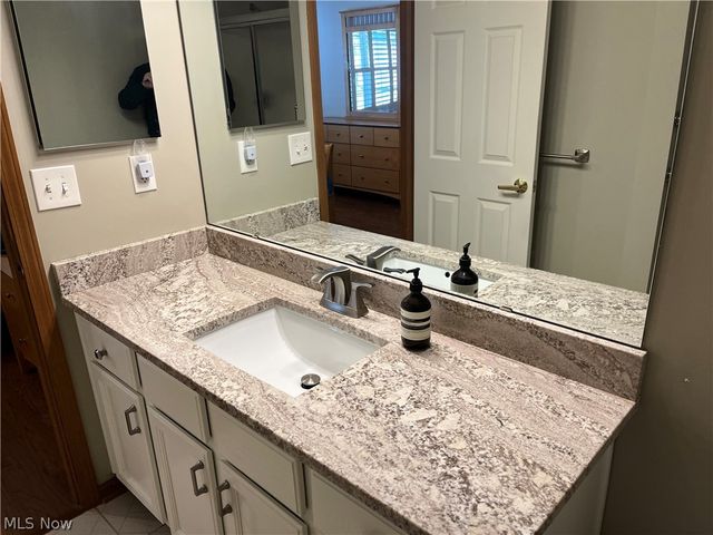 33992 Sunflower Lane, North Ridgeville, OH 44039