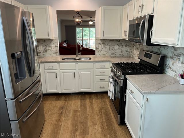 33992 Sunflower Lane, North Ridgeville, OH 44039