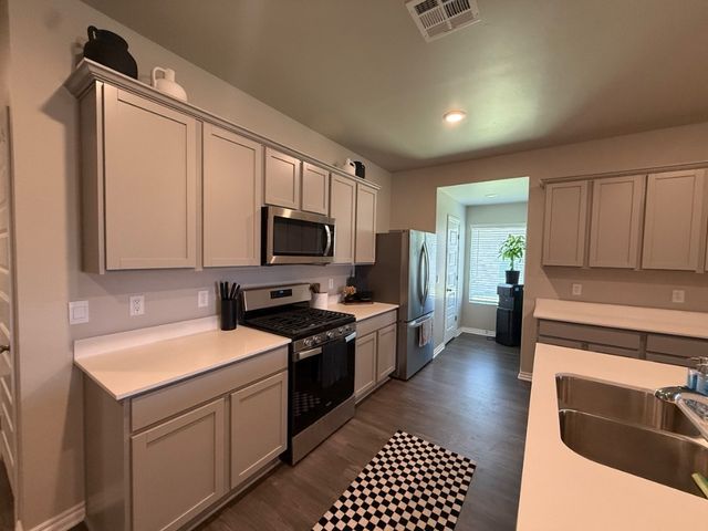2800 Stormy Street, Yukon, OK 73099