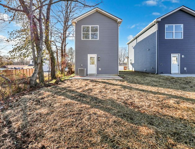 217 Robert St, Clarksville, TN 37040