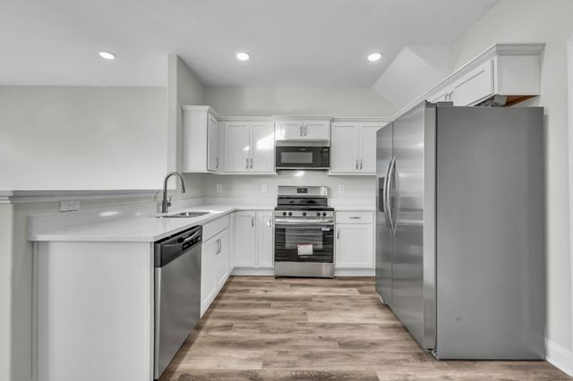 217 Robert St, Clarksville, TN 37040