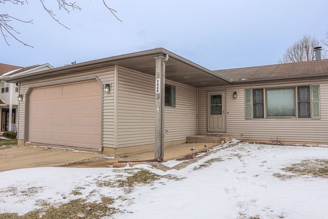 904 Harvest Trail B, Yorkville, IL 60560