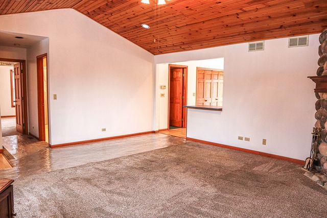 904 Harvest Trail B, Yorkville, IL 60560