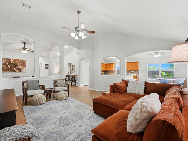 523 Walnut Heights BLVD, New Braunfels, TX 78130