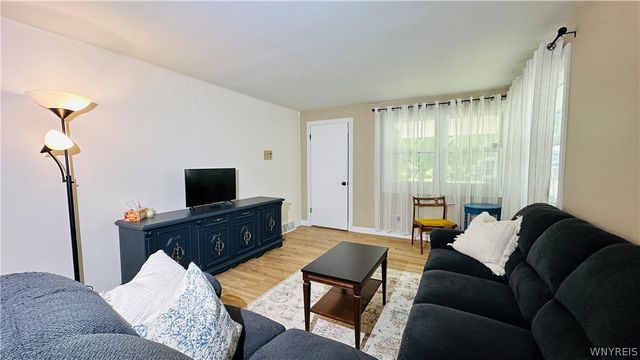 3402 Walnut Avenue, Niagara Falls, NY 14301