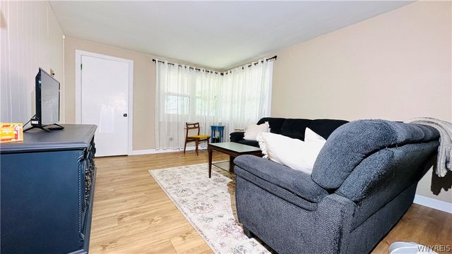 3402 Walnut Avenue, Niagara Falls, NY 14301