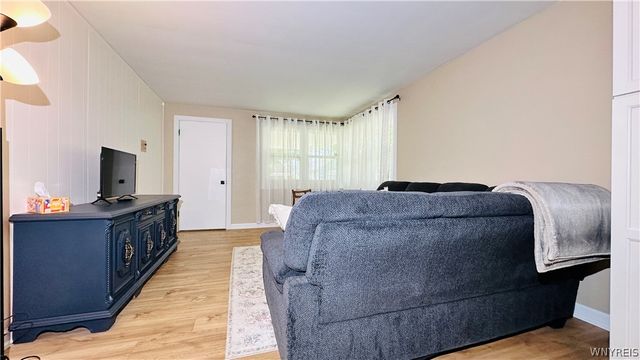 3402 Walnut Avenue, Niagara Falls, NY 14301