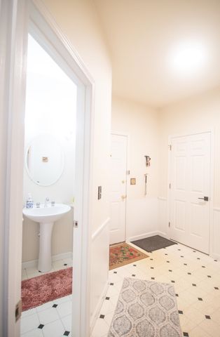 64 Stonegate Lane, Shelburne, VT 05482