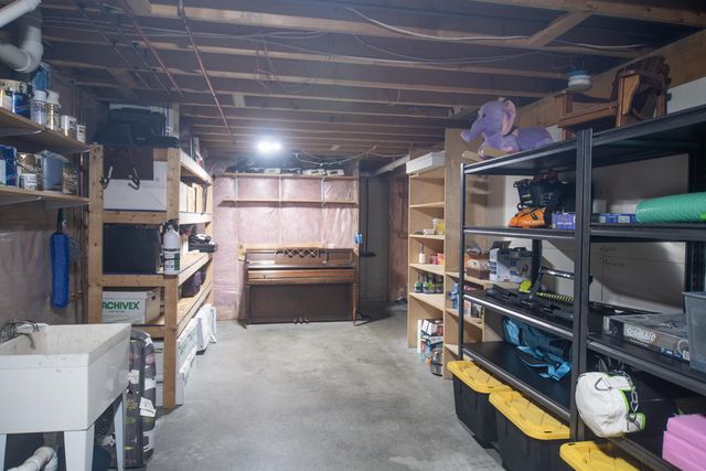 64 Stonegate Lane, Shelburne, VT 05482