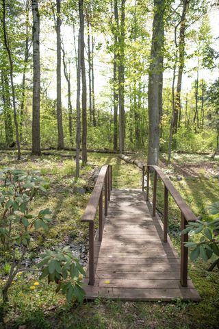 64 Stonegate Lane, Shelburne, VT 05482