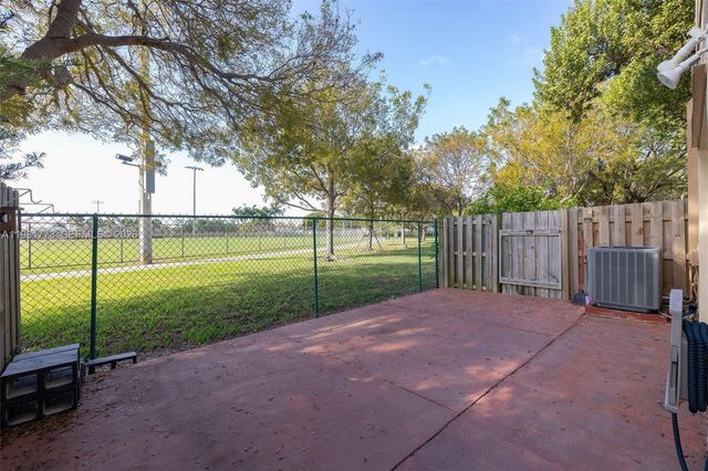 8560 SW 214th Way, Cutler Bay, FL 33189