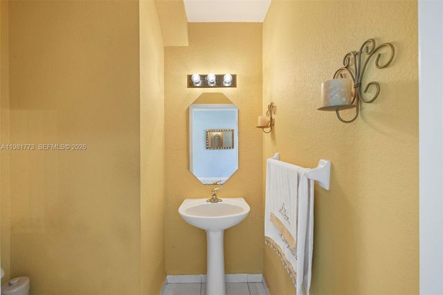 8560 SW 214th Way, Cutler Bay, FL 33189