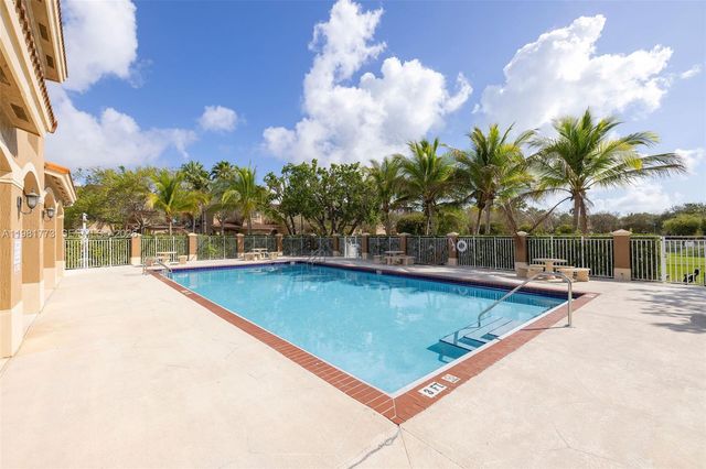 8560 SW 214th Way, Cutler Bay, FL 33189