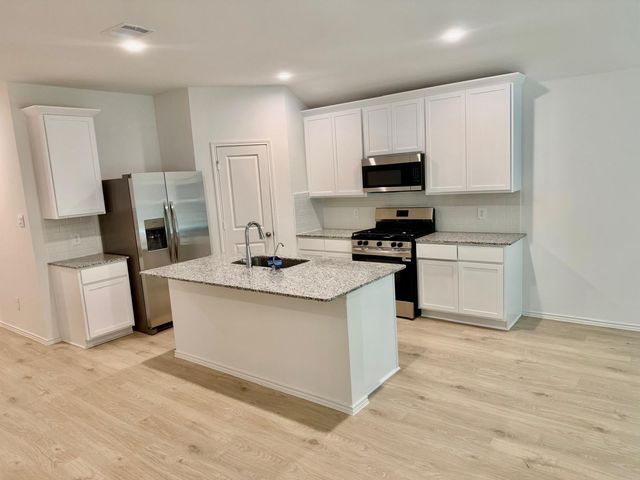 4922 Oakwood Drive, Fresno, TX 77545