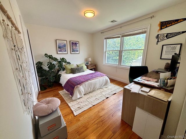 189 Jefferson Avenue 2, Mineola, NY 11501