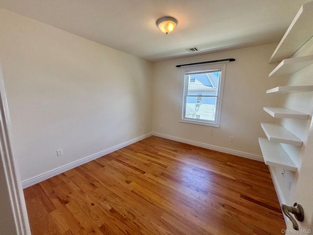 189 Jefferson Avenue 2, Mineola, NY 11501