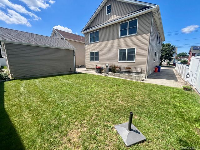 189 Jefferson Avenue 2, Mineola, NY 11501