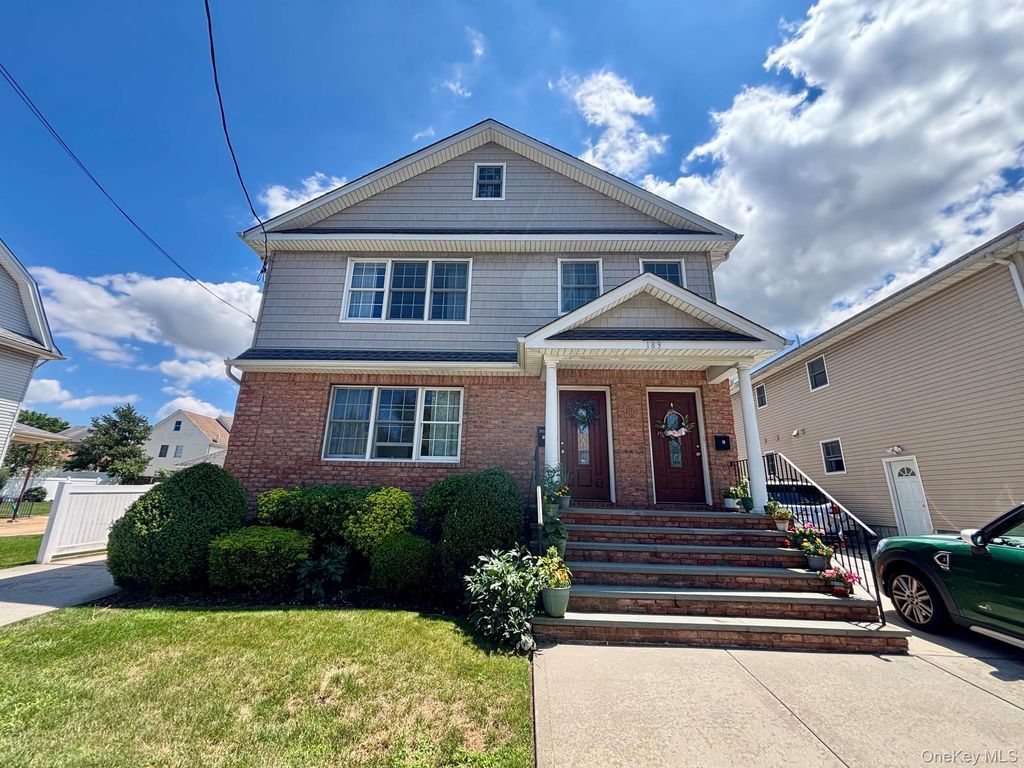 189 Jefferson Avenue 2, Mineola, NY 11501