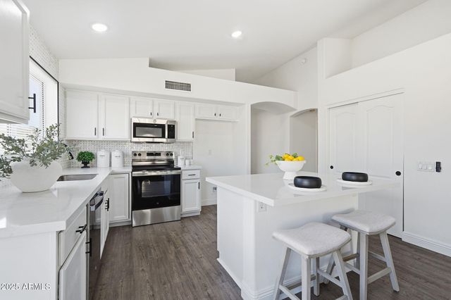 4540 E DRY CREEK Road, Phoenix, AZ 85044