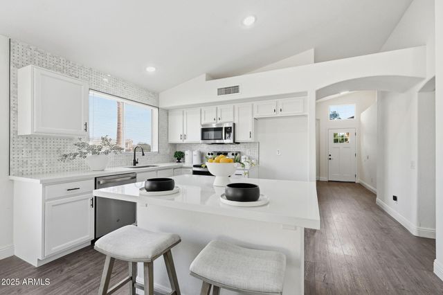 4540 E DRY CREEK Road, Phoenix, AZ 85044