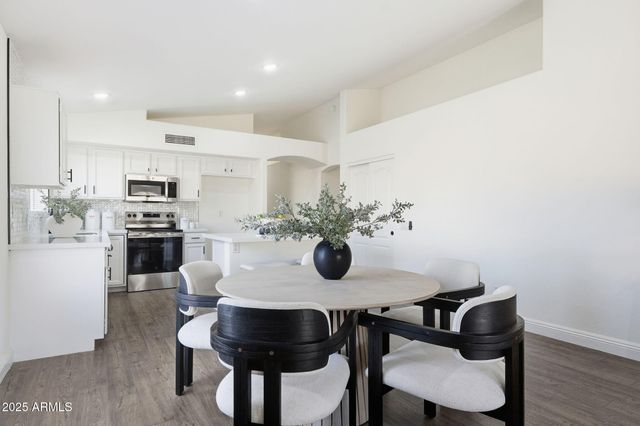 4540 E DRY CREEK Road, Phoenix, AZ 85044