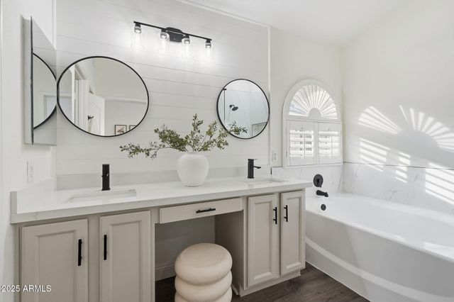 4540 E DRY CREEK Road, Phoenix, AZ 85044