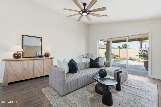 4540 E DRY CREEK Road, Phoenix, AZ 85044