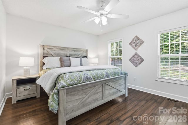 717 Peregrine Court, Gastonia, NC 28056
