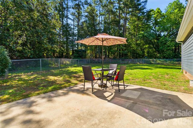 717 Peregrine Court, Gastonia, NC 28056