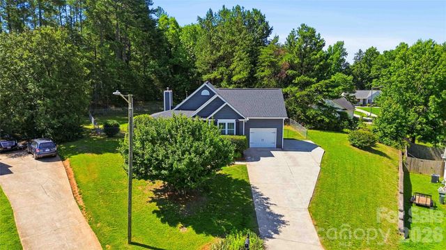 717 Peregrine Court, Gastonia, NC 28056