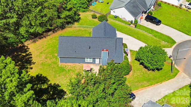 717 Peregrine Court, Gastonia, NC 28056