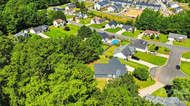 717 Peregrine Court, Gastonia, NC 28056