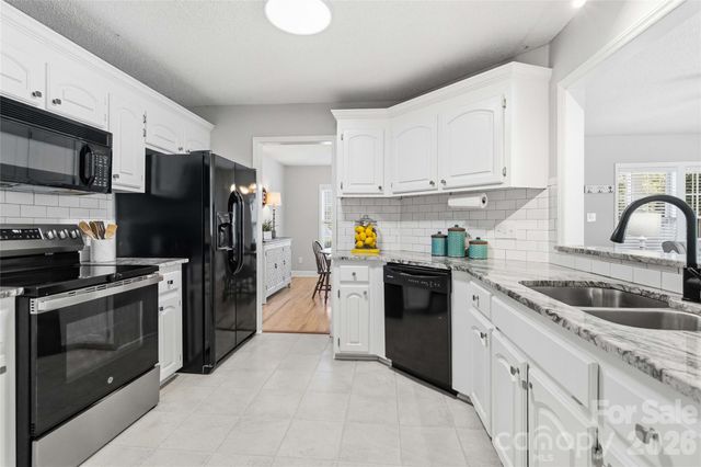 717 Peregrine Court, Gastonia, NC 28056