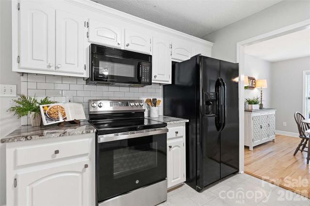 717 Peregrine Court, Gastonia, NC 28056