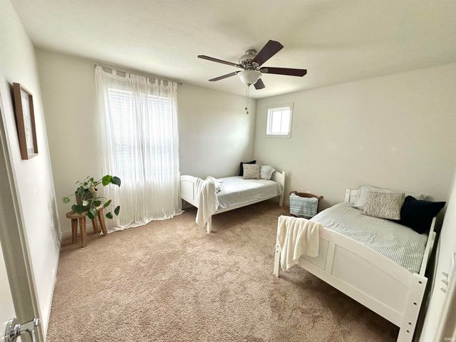 8752 Windpointe Pass, Zionsville, IN 46077