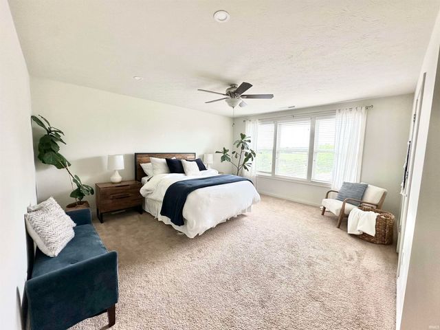 8752 Windpointe Pass, Zionsville, IN 46077