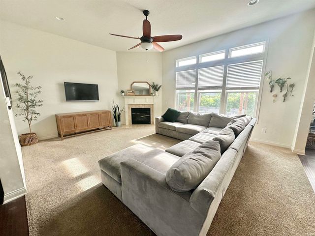 8752 Windpointe Pass, Zionsville, IN 46077