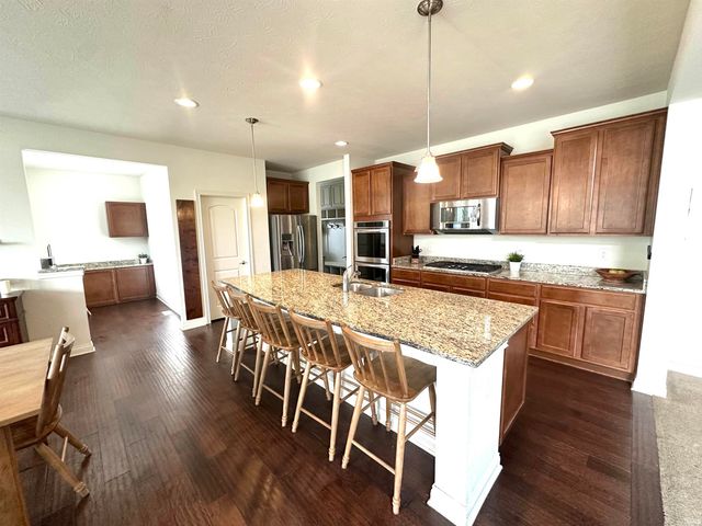 8752 Windpointe Pass, Zionsville, IN 46077