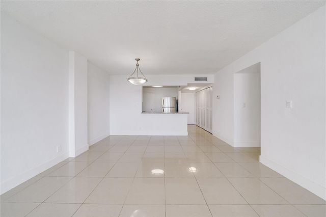 9001 SW 77th Avenue C803, Miami, FL 33156