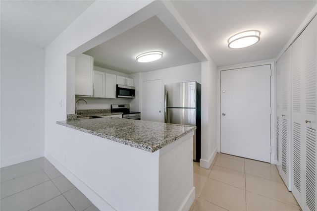 9001 SW 77th Avenue C803, Miami, FL 33156