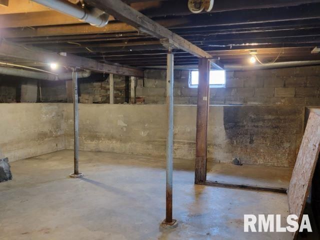 617 N 14TH Street, Herrin, IL 62948