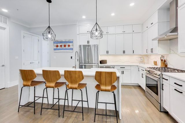 5748 N Hermitage Avenue 407, Chicago, IL 60660